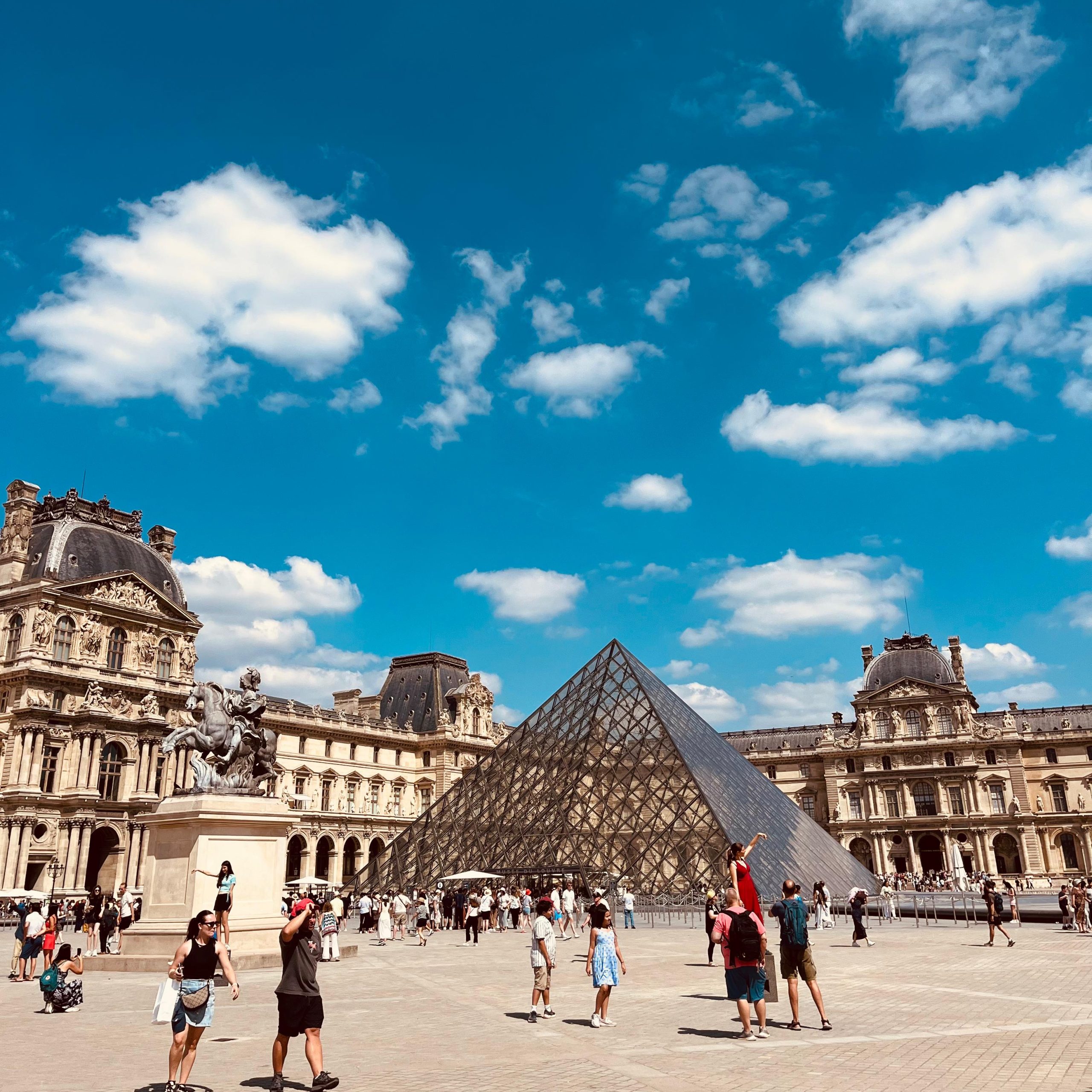 DIA 15 - MUSEO LOUVRE, PARIS.